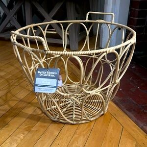 Better Home & Garden Basket